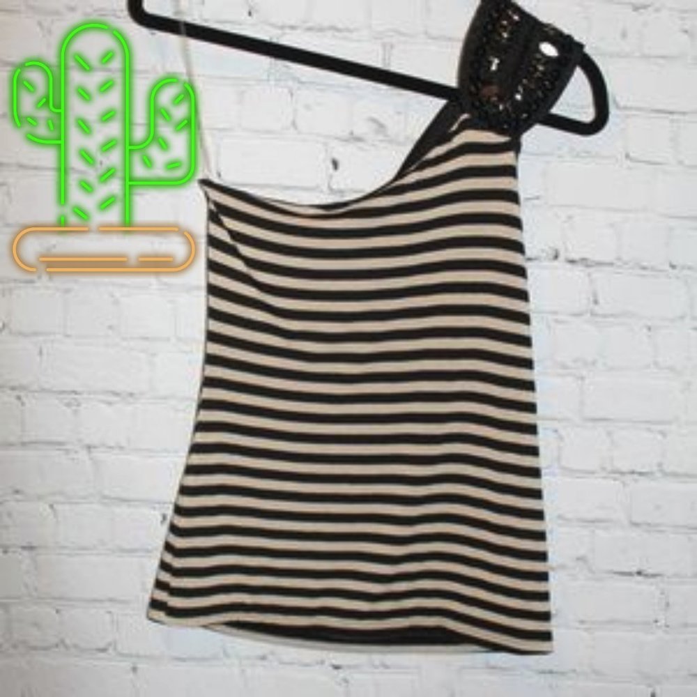 4/$20 |EXCUSE ME MISS| One-Shoulder Tank Size Med